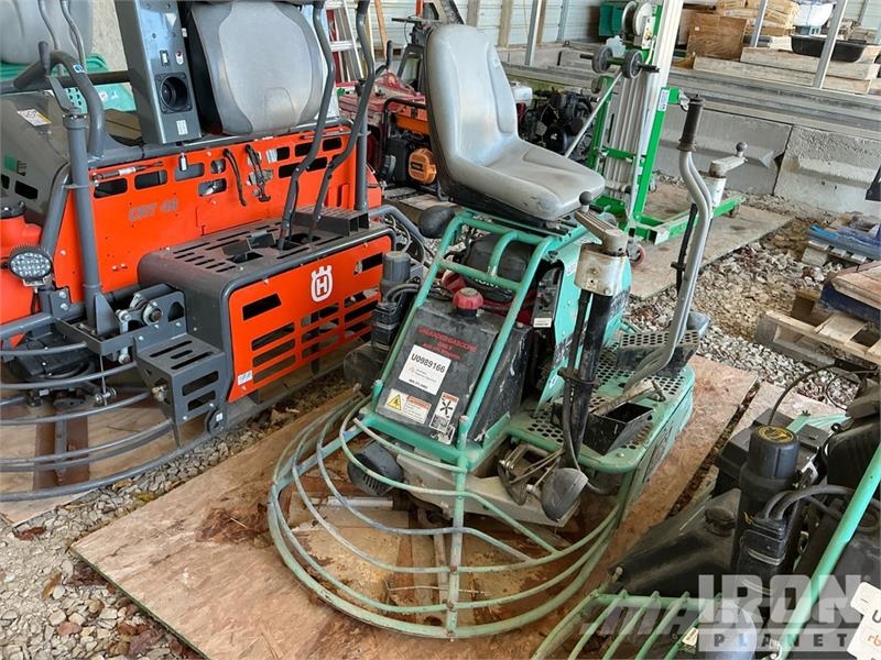 MultiQuip JWN24HTCSL Ride-On Power Trowel Palas