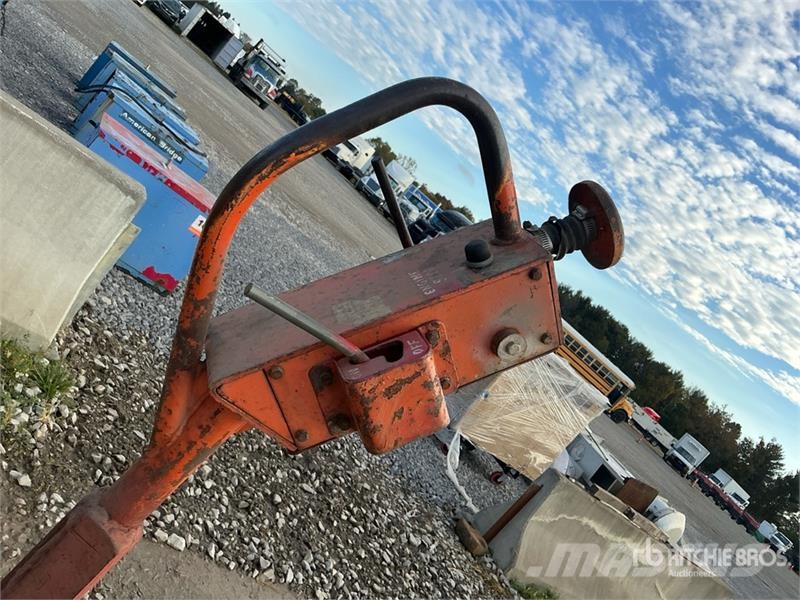 MultiQuip MR8D Walk Behind Roller (Inoperable) Citi veltņi