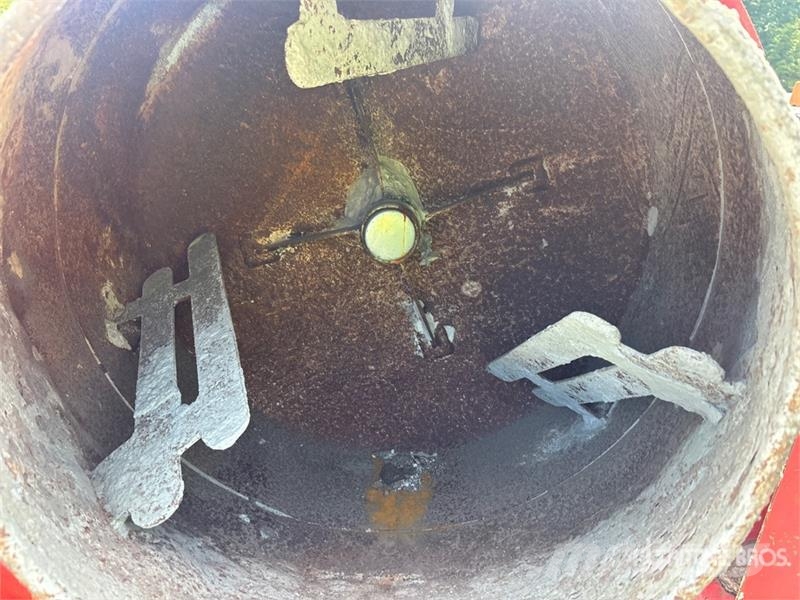 MultiQuip Portable Concrete Mixer Mezcladoras de cemento y hormigón