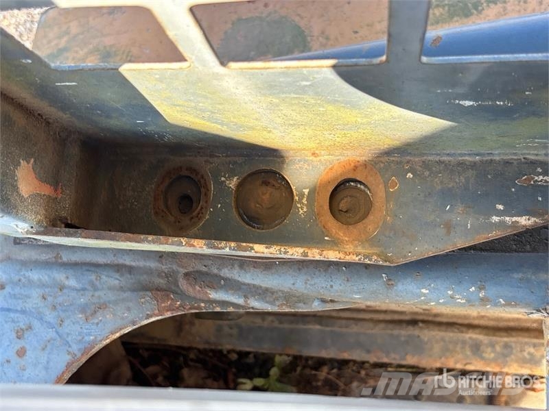 Mustang MTL25 滑移轉向裝載機