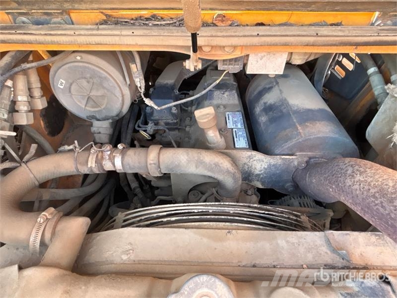 Mustang MTL25 滑移轉向裝載機