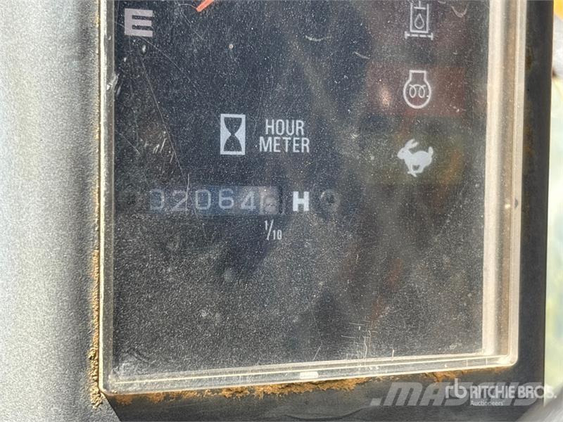 Mustang MTL25 滑移轉向裝載機