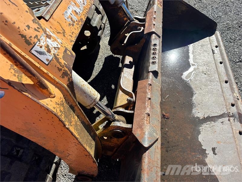 Mustang MTL25 滑移轉向裝載機