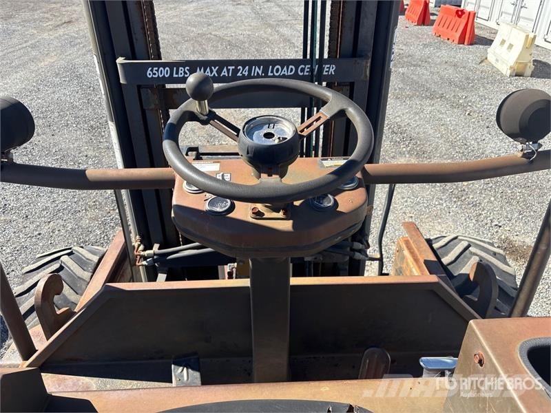  Navigator RT6500 6500 lb 3x3 Truck Mounted Forklif Kravas mašīnām piestiprināmie pacēlāji