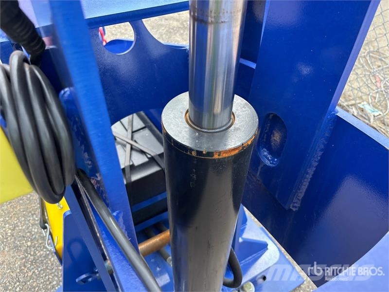 Neks Electric Fifth Wheel Wrecker Attachment (Unus Ostale kargo komponente
