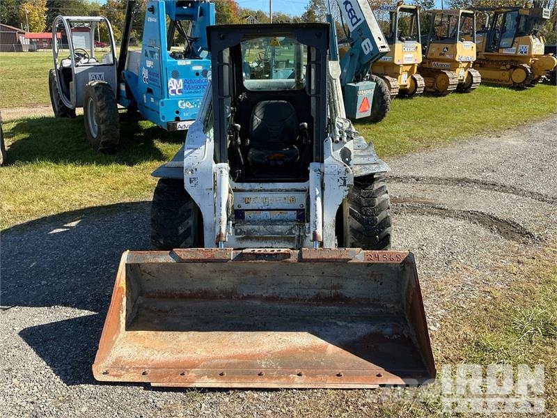New Holland L223 Kompaktlastere