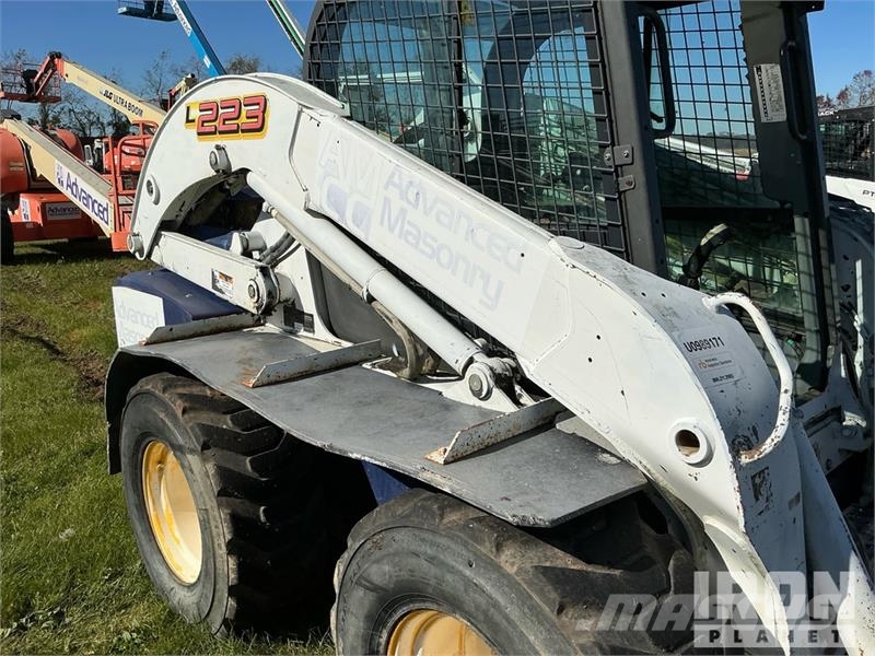 New Holland L223 Kompaktlastere