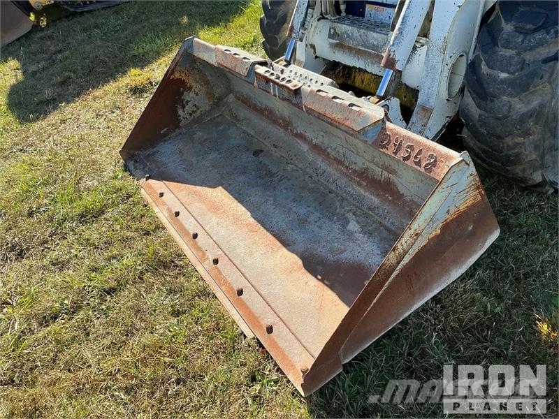 New Holland L223 Kompaktlastere