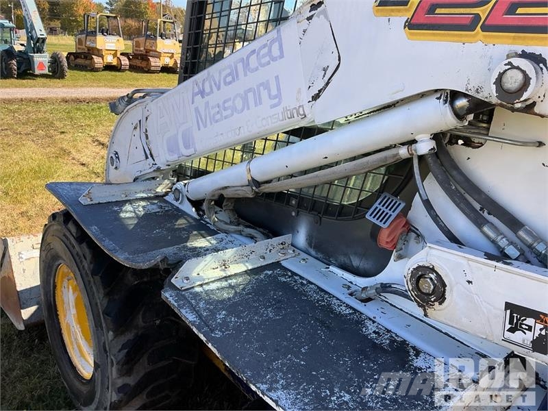 New Holland L223 Kompaktlastere