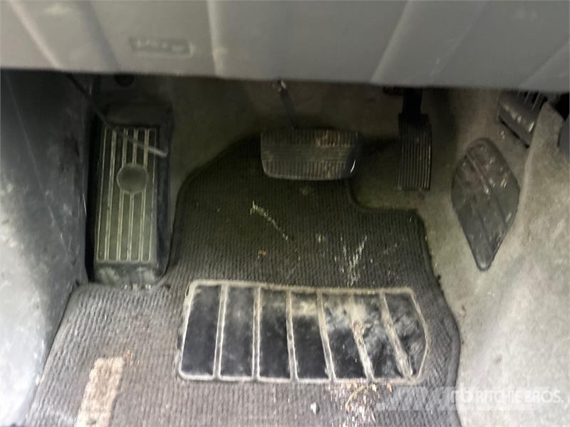 Nissan Frontier 4x2 Extended Cab Pickup (Inoperable) Други