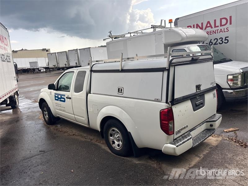 Nissan Frontier 4x2 Extended Cab Pickup (Inoperable) Други