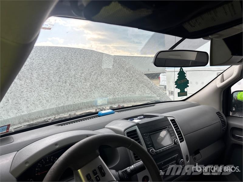 Nissan Frontier 4x2 Extended Cab Pickup (Inoperable) Други