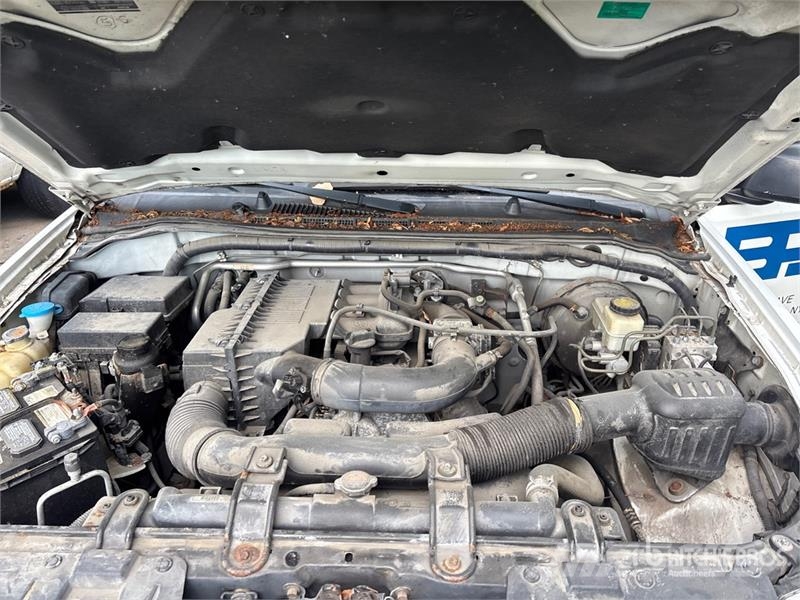 Nissan Frontier 4x2 Extended Cab Pickup (Inoperable) Други