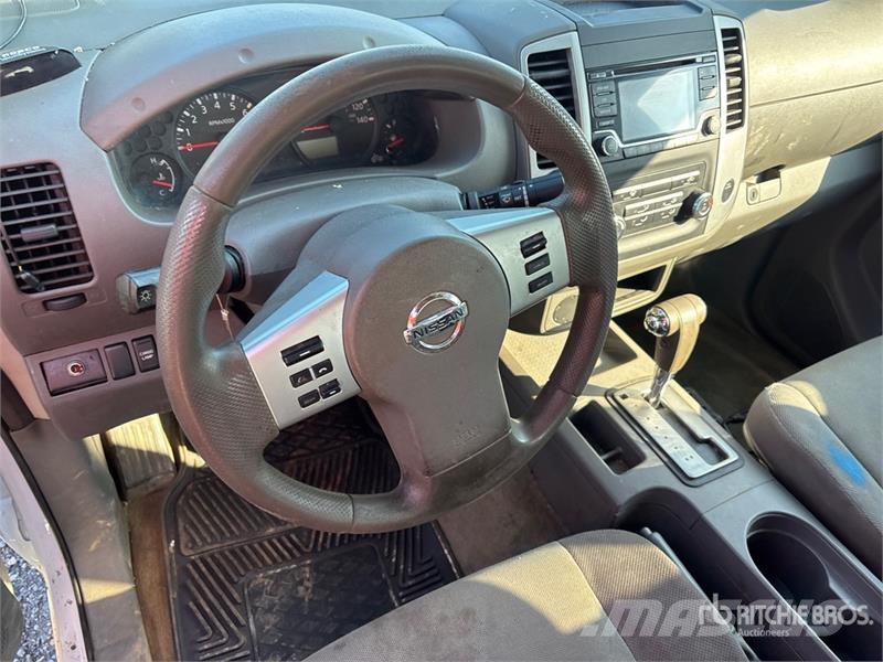 Nissan Frontier 4x2 Extended Cab Pickup Otros
