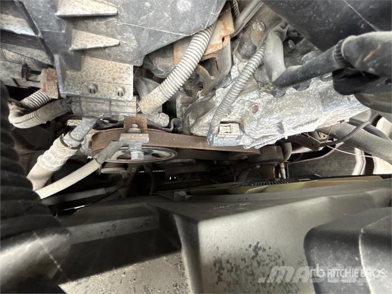 Nissan Frontier 4x2 Extended Cab Pickup (Inoperable) Други