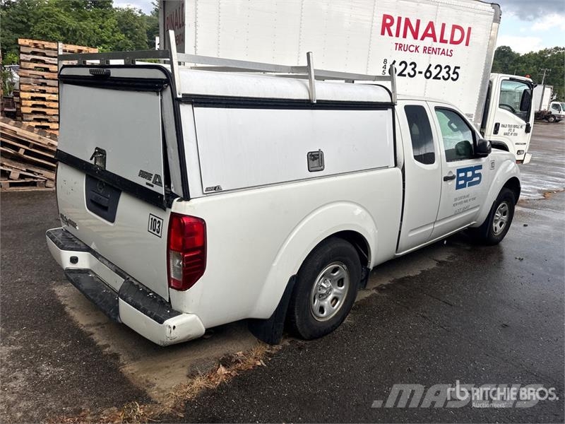 Nissan Frontier 4x2 Extended Cab Pickup (Inoperable) Други