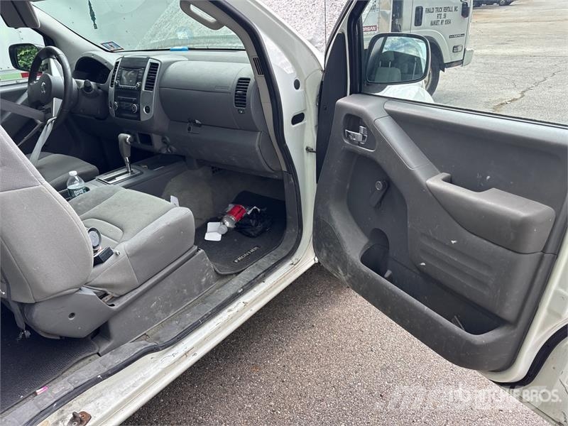 Nissan Frontier 4x2 Extended Cab Pickup (Inoperable) Други