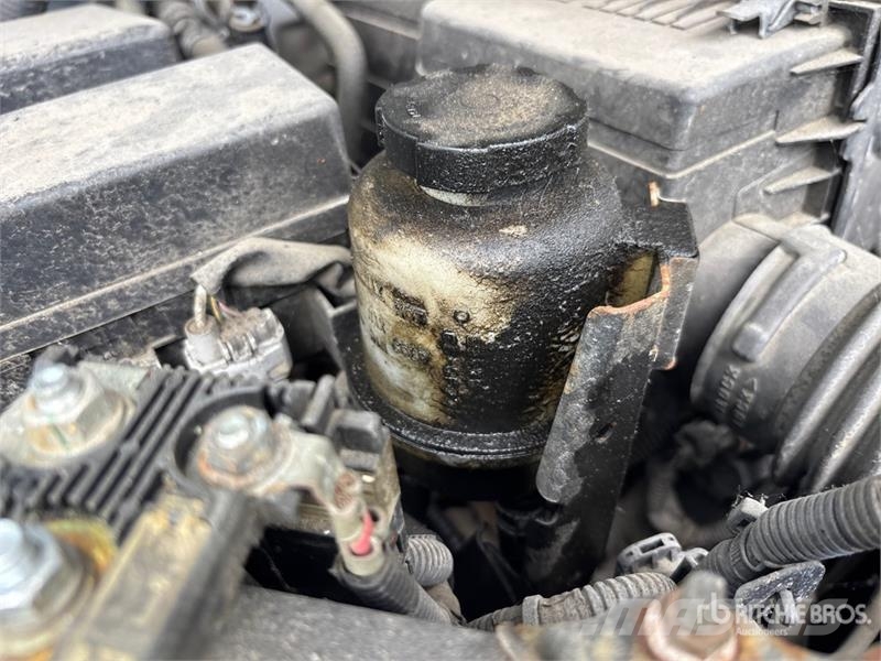 Nissan Frontier 4x2 Extended Cab Pickup (Inoperable) Други