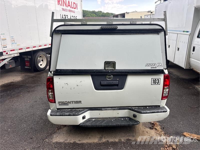 Nissan Frontier 4x2 Extended Cab Pickup (Inoperable) Други
