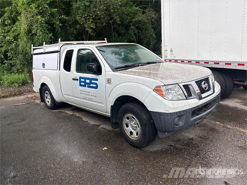 Nissan Frontier 4x2 Extended Cab Pickup (Inoperable) Други