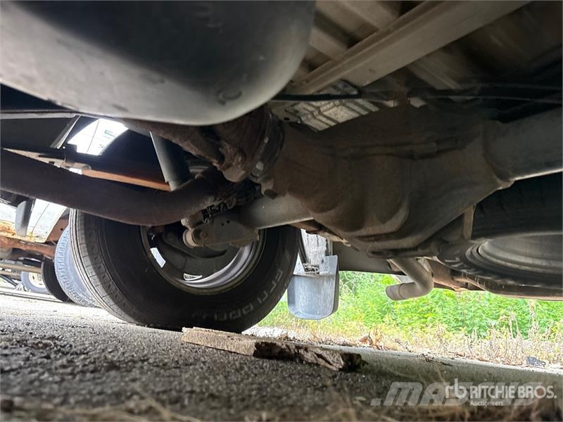 Nissan Frontier 4x2 Extended Cab Pickup (Inoperable) Други