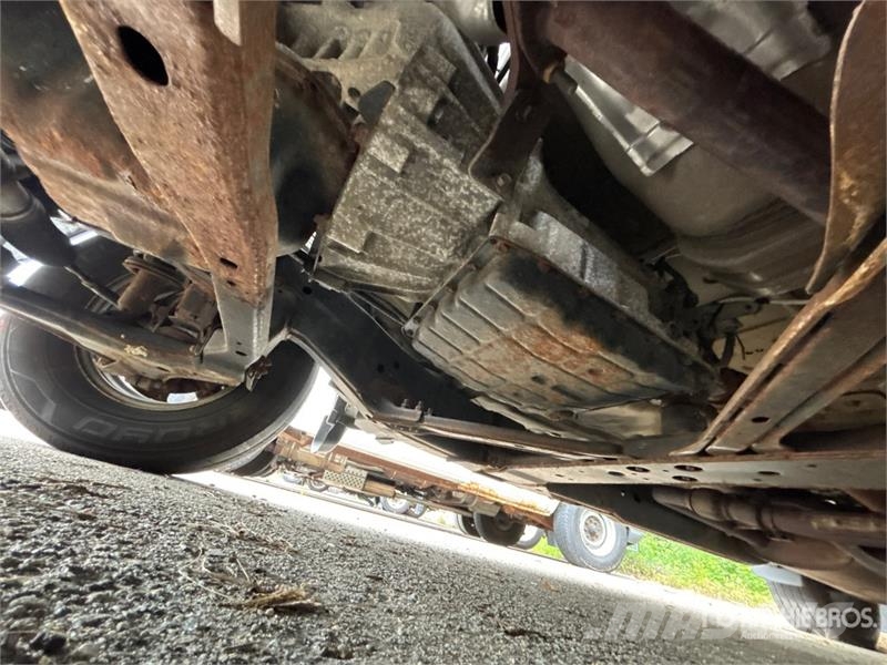 Nissan Frontier 4x2 Extended Cab Pickup (Inoperable) Други