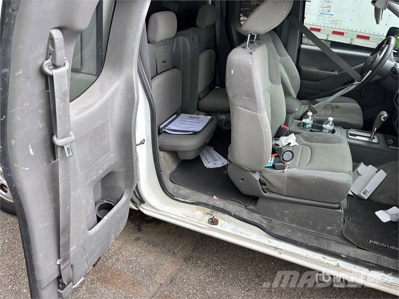 Nissan Frontier 4x2 Extended Cab Pickup (Inoperable) Други