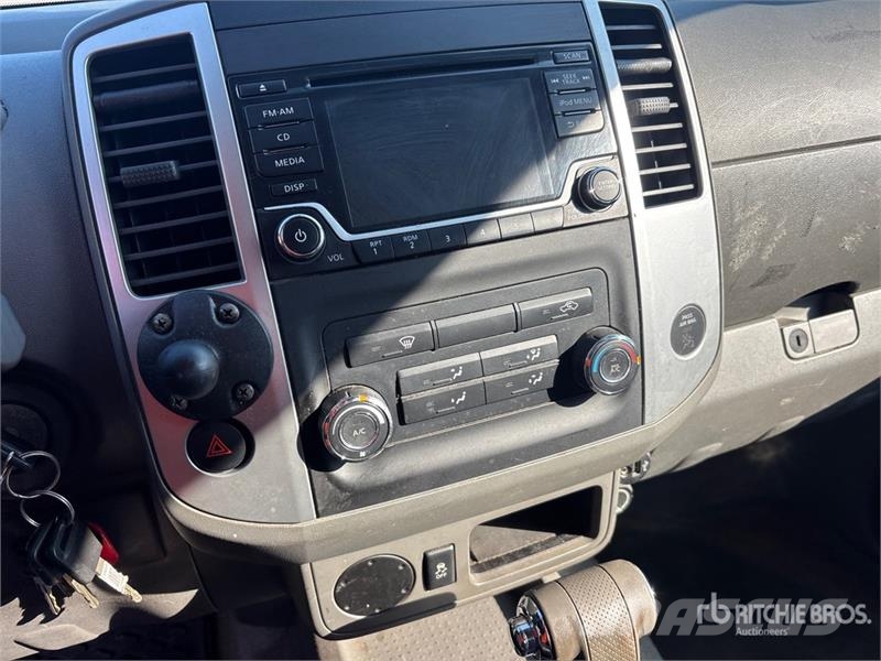 Nissan Frontier 4x2 Extended Cab Pickup Otros