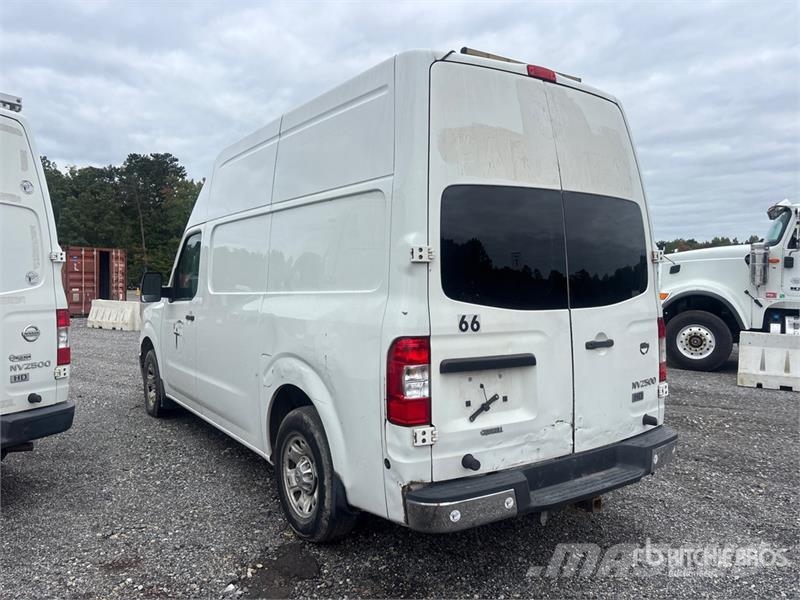 Nissan NV2500HD Dostavna vozila / kombiji