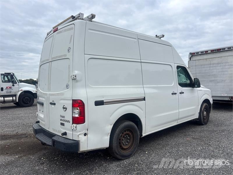 Nissan NV2500HD Dostavna vozila / kombiji