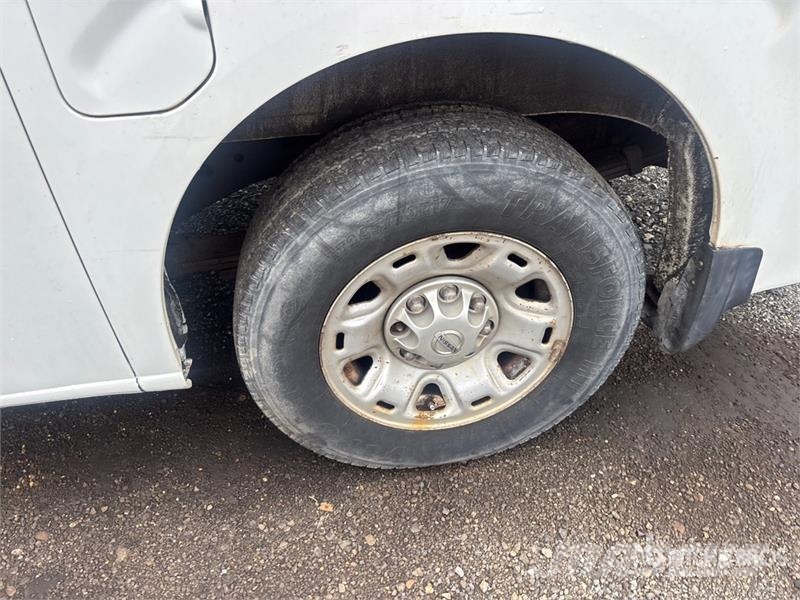 Nissan NV2500HD Dostavna vozila / kombiji