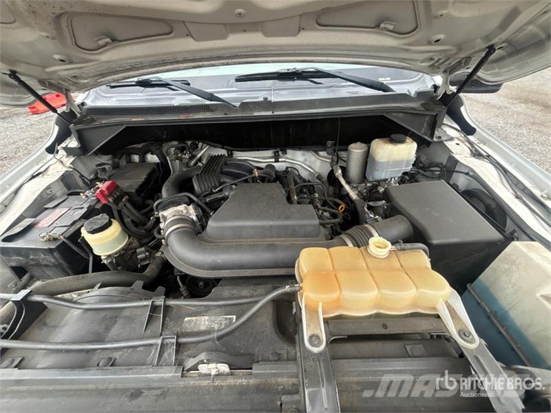 Nissan NV2500HD Dostavna vozila / kombiji