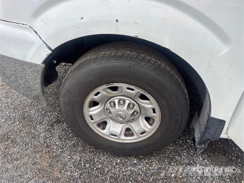 Nissan NV2500HD Dostavna vozila / kombiji