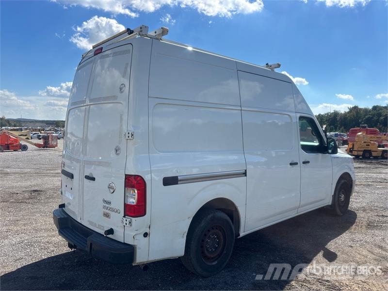 Nissan NV2500HD Dostavna vozila / kombiji