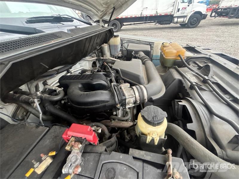 Nissan NV2500HD Dostavna vozila / kombiji