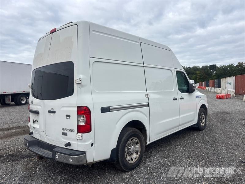 Nissan NV2500HD Dostavna vozila / kombiji