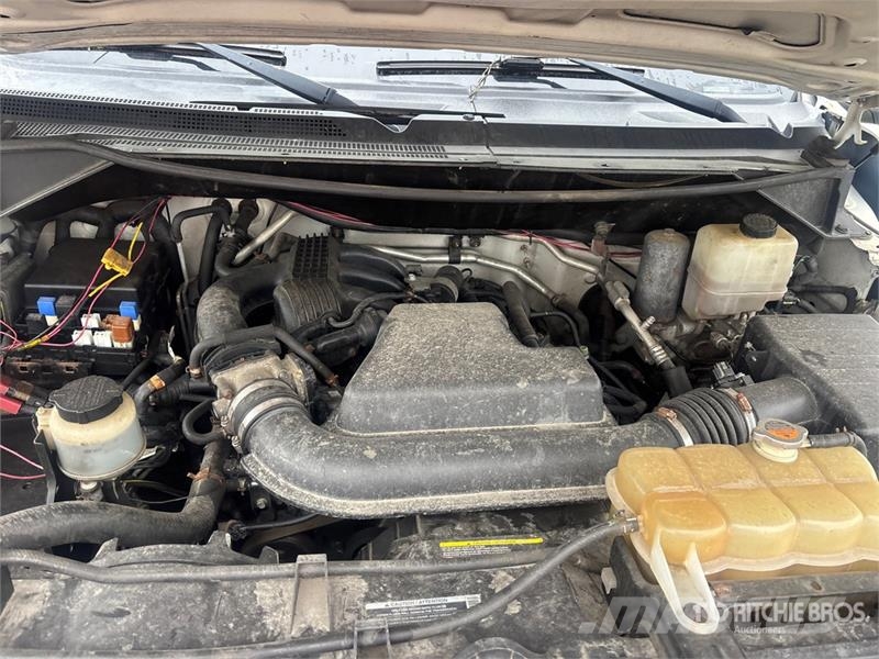 Nissan NV2500HD Dostavna vozila / kombiji