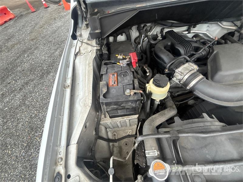 Nissan NV2500HD Dostavna vozila / kombiji