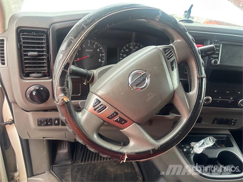 Nissan NV2500HD Dostavna vozila / kombiji