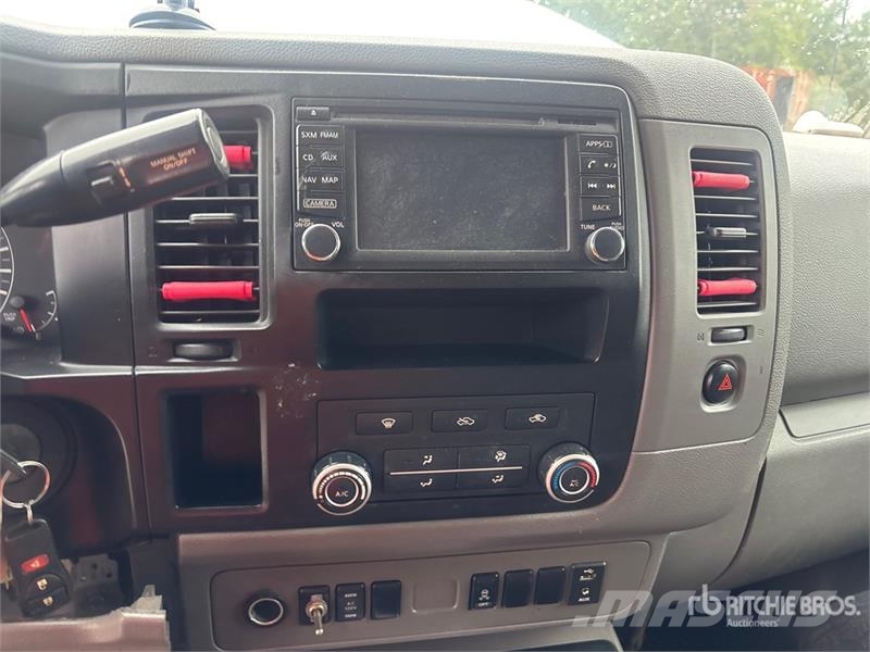 Nissan NV2500HD Dostavna vozila / kombiji