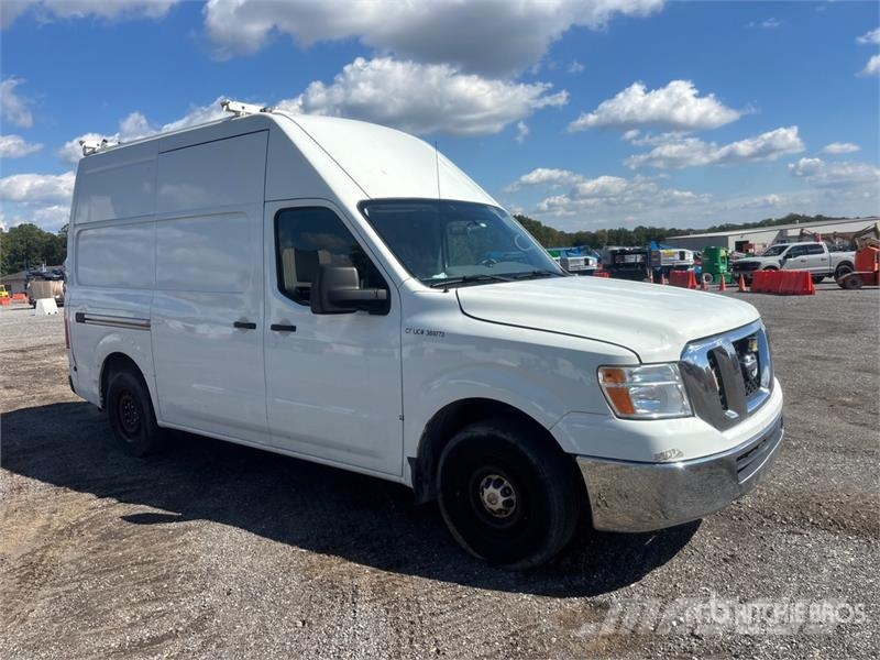 Nissan NV2500HD Dostavna vozila / kombiji