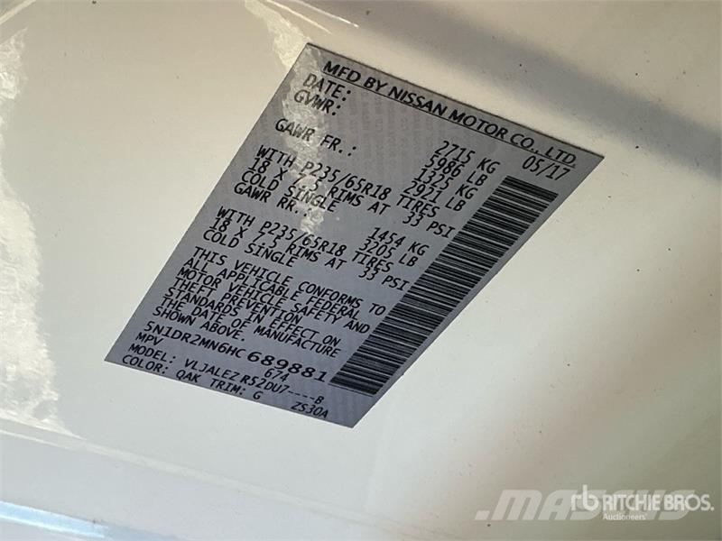 Nissan Pathfinder 2WD SUV Samochody osobowe