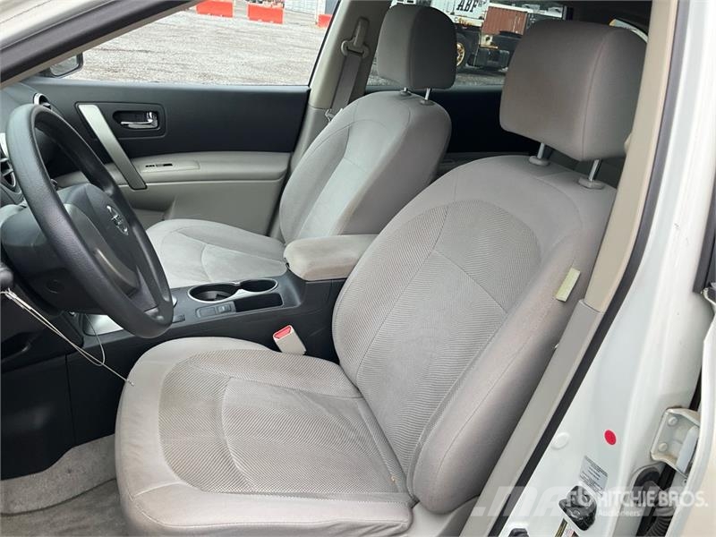 Nissan Rouge 2WD SUV Auto