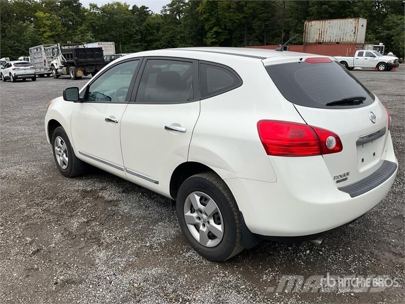 Nissan Rouge 2WD SUV Auto