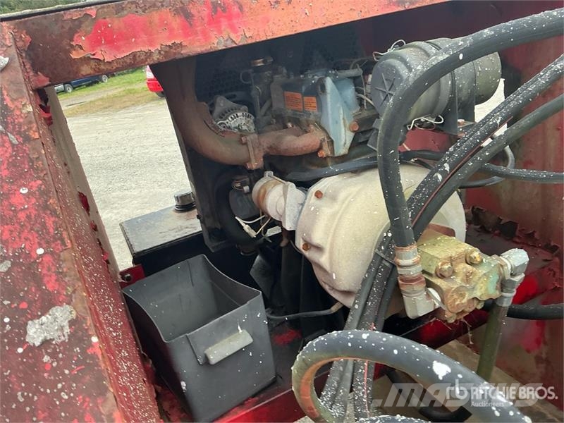 Northeast Industrial NE15HD15 15000 lb Winch Pacēlāji, vinčas un materiālu lifti