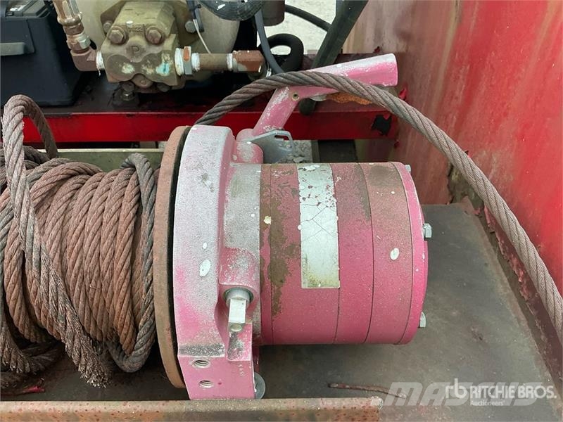 Northeast Industrial NE15HD15 Winch Pacēlāji, vinčas un materiālu lifti