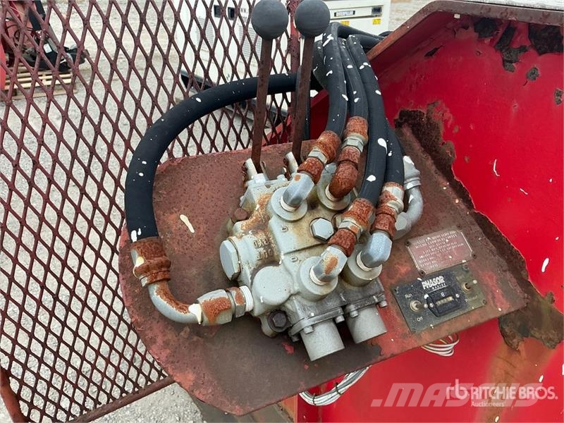 Northeast Industrial NE15HD15 Winch Pacēlāji, vinčas un materiālu lifti