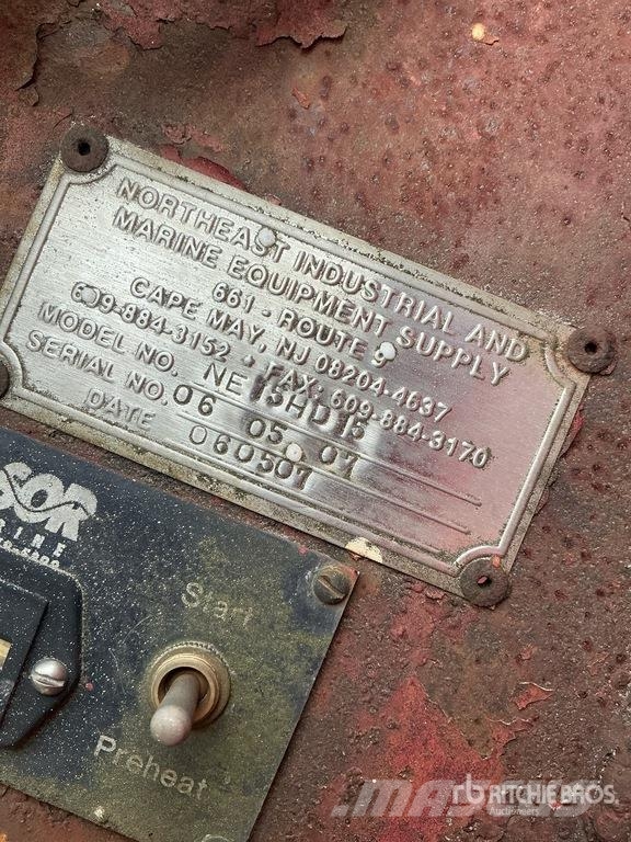 Northeast Industrial NE15HD15 Winch Pacēlāji, vinčas un materiālu lifti