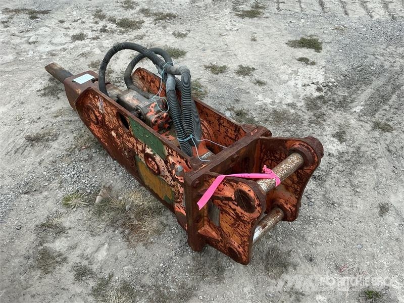 NPK GH-4 18 in Hydraulic Breaker Bourací kladiva / Sbíječky