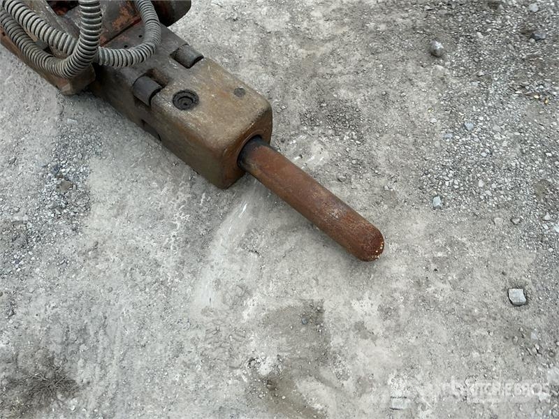 NPK GH-4 18 in Hydraulic Breaker Bourací kladiva / Sbíječky